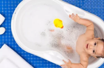 What Are the Best Baby Bathtubs for Small Spaces?