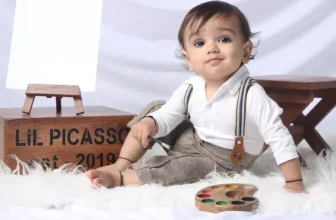 How Do You Choose the Best Clothes for Baby’s First Photoshoot?