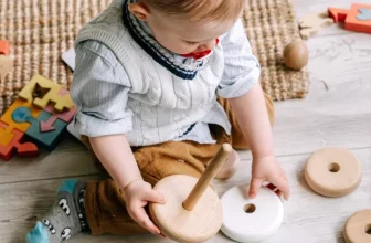What Are the Best Toys for Babies During Travel?