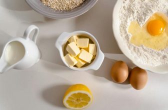 The Best Foods to Support Milk Supply While Breastfeeding